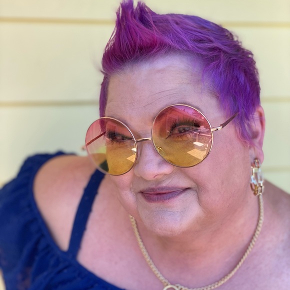 Meet your Posher, Cindy - Picture 2 of 2